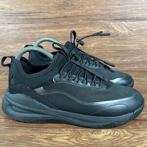 CLOVE Aeros Black Slip-On Nursing Shoes Women’s Size 8 Sneakers